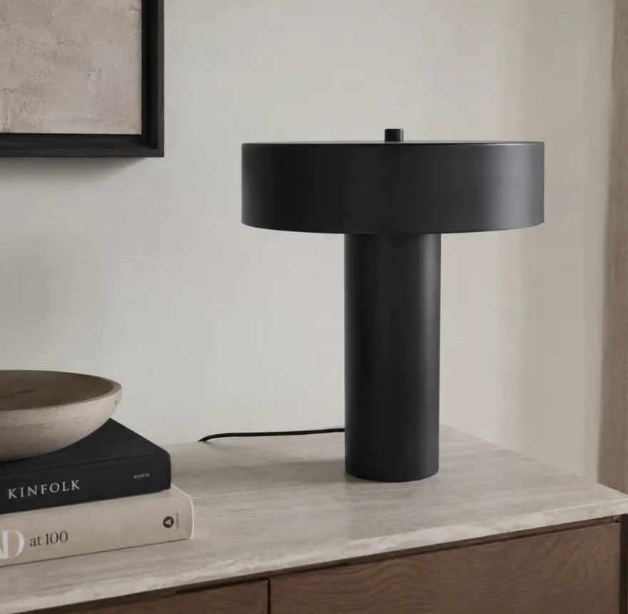 Bordlampe Eva i Metal Sort
