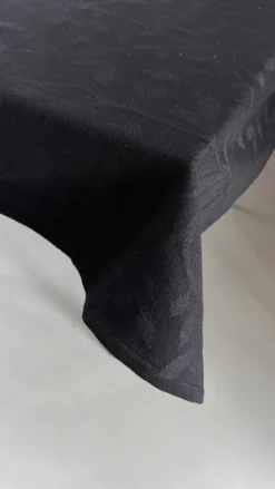 Dug i Jacquard METTE i Sort (140x270cm)