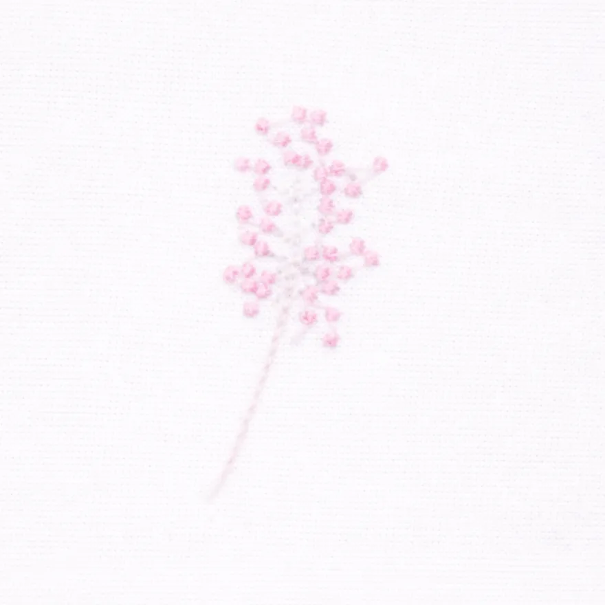 Dug m. Broderet Blomst i Hvid (140x320cm)