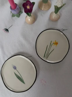 Frokosttallerken DIMKA m. Perleblomst (Ø16cm)