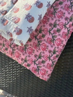 Quilt m. Blomster i Beige (130x180cm)