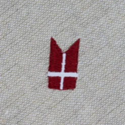 Serviet m. Broderet Dannebrog (40x40cm)