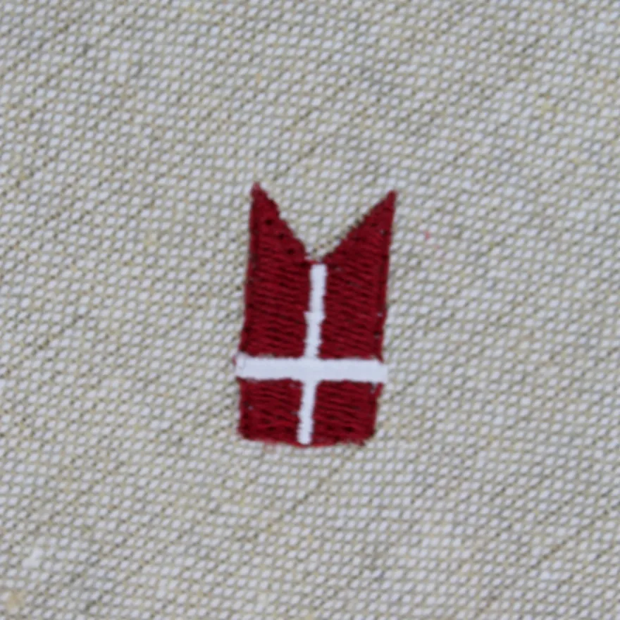 Serviet m. Broderet Dannebrog (40x40cm)