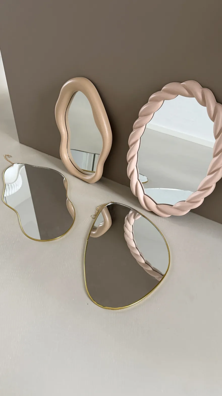 Spejl FADDA i Beige (25x34,5x2,7cm)