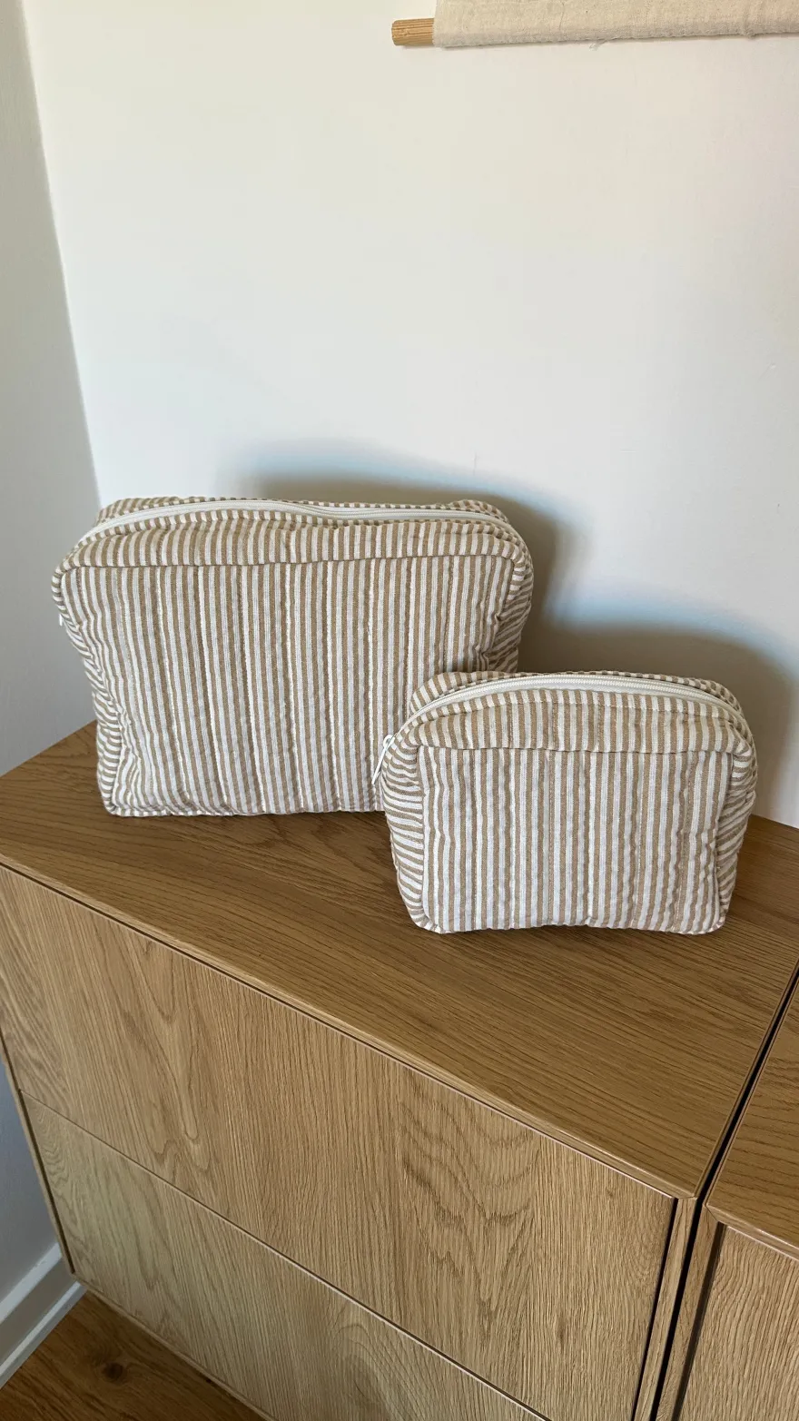 Toilettaske EASON m. Beige og Brun Stribe i Stor (27x10x20cm)