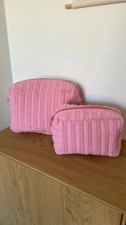 Toilettaske EASON m. Lyserød og Orange Stribe i Stor (27x10x20cm)